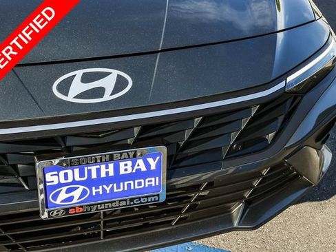 Used 2025 Hyundai Elantra Sport FWD image 11