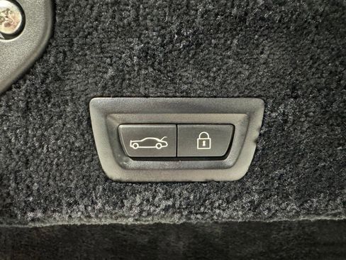 Used 2019 Rolls-Royce Dawn image 41