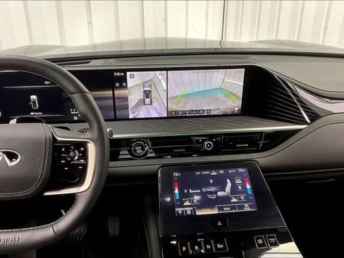 Certified 2025 INFINITI QX80 Autograph image 6