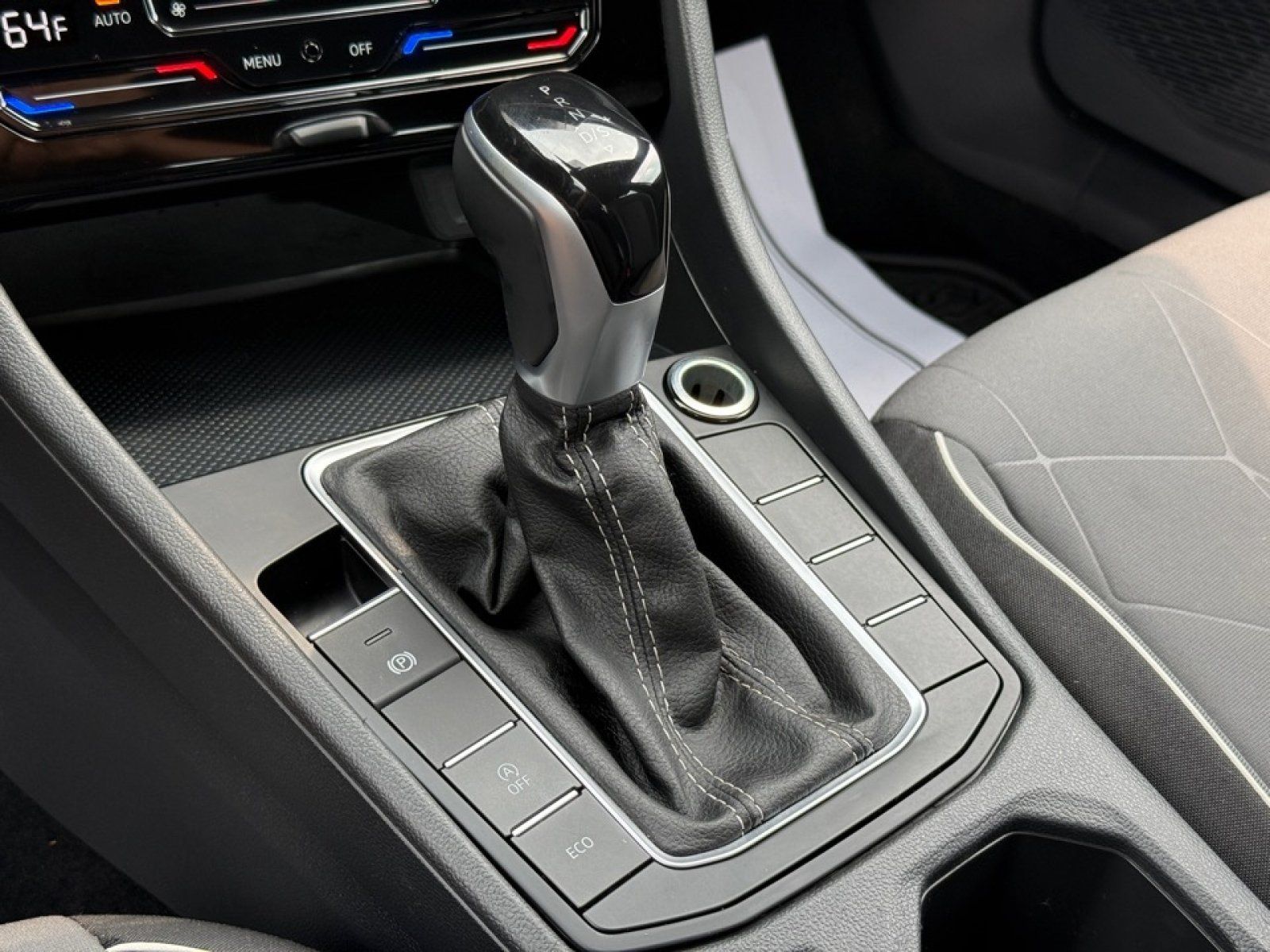 Used 2025 Volkswagen Jetta Sport FWD image 17