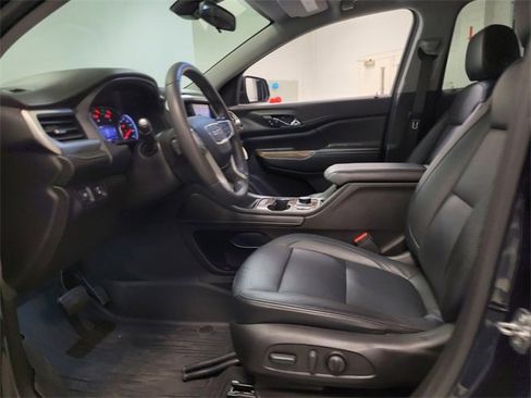 Used 2022 GMC Acadia SLE w/ Driver Convenience Package image 9