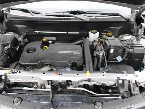 Used 2021 Chevrolet Equinox LS w/ LPO, Blackout Package FWD image 18