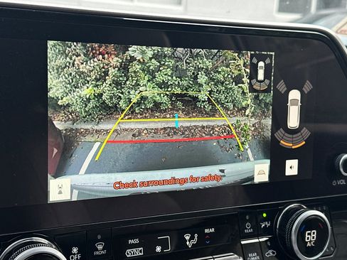 Used 2023 Toyota Highlander Limited image 24