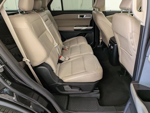 Used 2023 Ford Explorer Limited AWD/4WD image 35