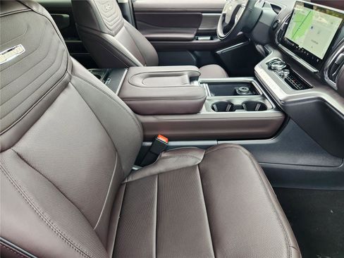 New 2025 Ford Expedition Max Platinum w/ Platinum Ultimate Package image 10