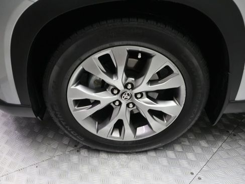 Used 2024 Toyota Grand Highlander AWD Hybrid image 4