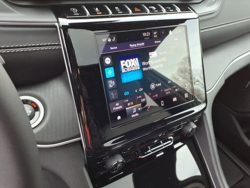 New 2025 Jeep Grand Cherokee Altitude image 12