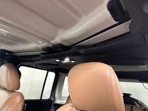 Used 2023 Jeep Wrangler Unlimited Sahara image 12