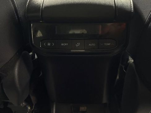 Used 2024 Toyota Highlander LE image 26