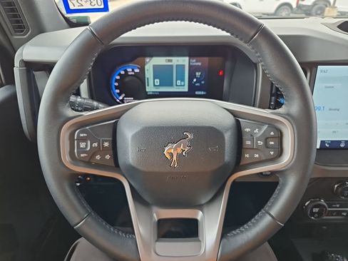 Used 2024 Ford Bronco Black Diamond image 7
