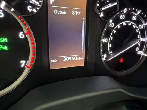 Used 2023 Lexus GX 460 Premium w/ Accessory Package image 20