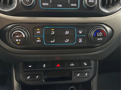 Used 2017 Chevrolet Colorado Z71 AWD/4WD image 28