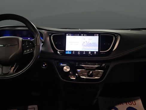 Used 2022 Chrysler Pacifica Touring-L w/ S Appearance Package FWD image 11