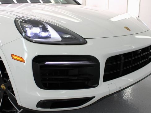 Used 2021 Porsche Cayenne image 22