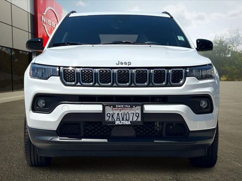 Used 2023 Jeep Compass Latitude AWD/4WD image 11