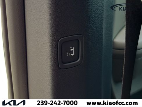 New 2026 Kia Carnival FWD image 21