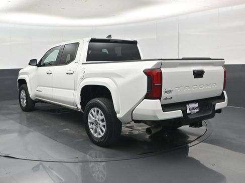 Used 2025 Toyota Tacoma SR5 AWD/4WD image 35