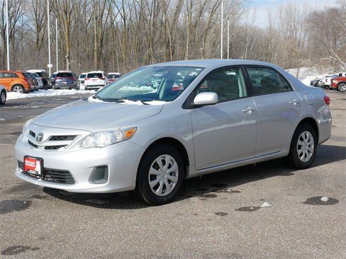 Used 2011 Toyota Corolla LE image 3