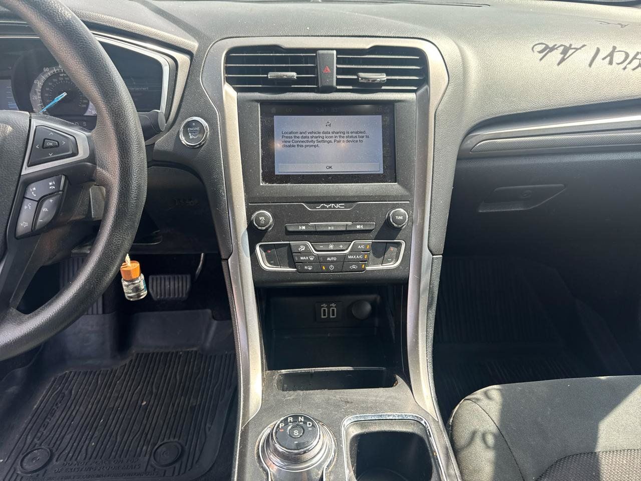 Used 2019 Ford Fusion SE FWD image 10