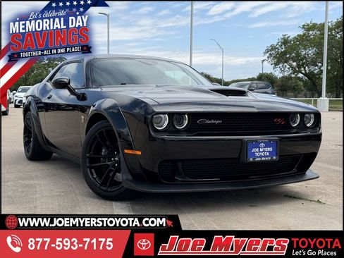 Used 2023 Dodge Challenger R/T Scat Pack RWD image 1