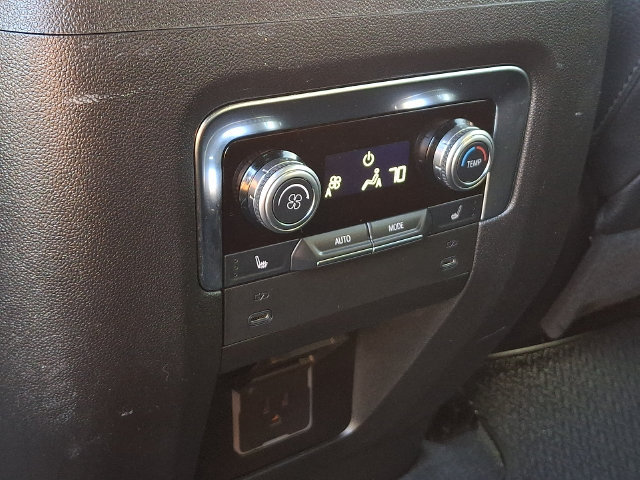 Used 2025 GMC Yukon XL Denali AWD/4WD image 19