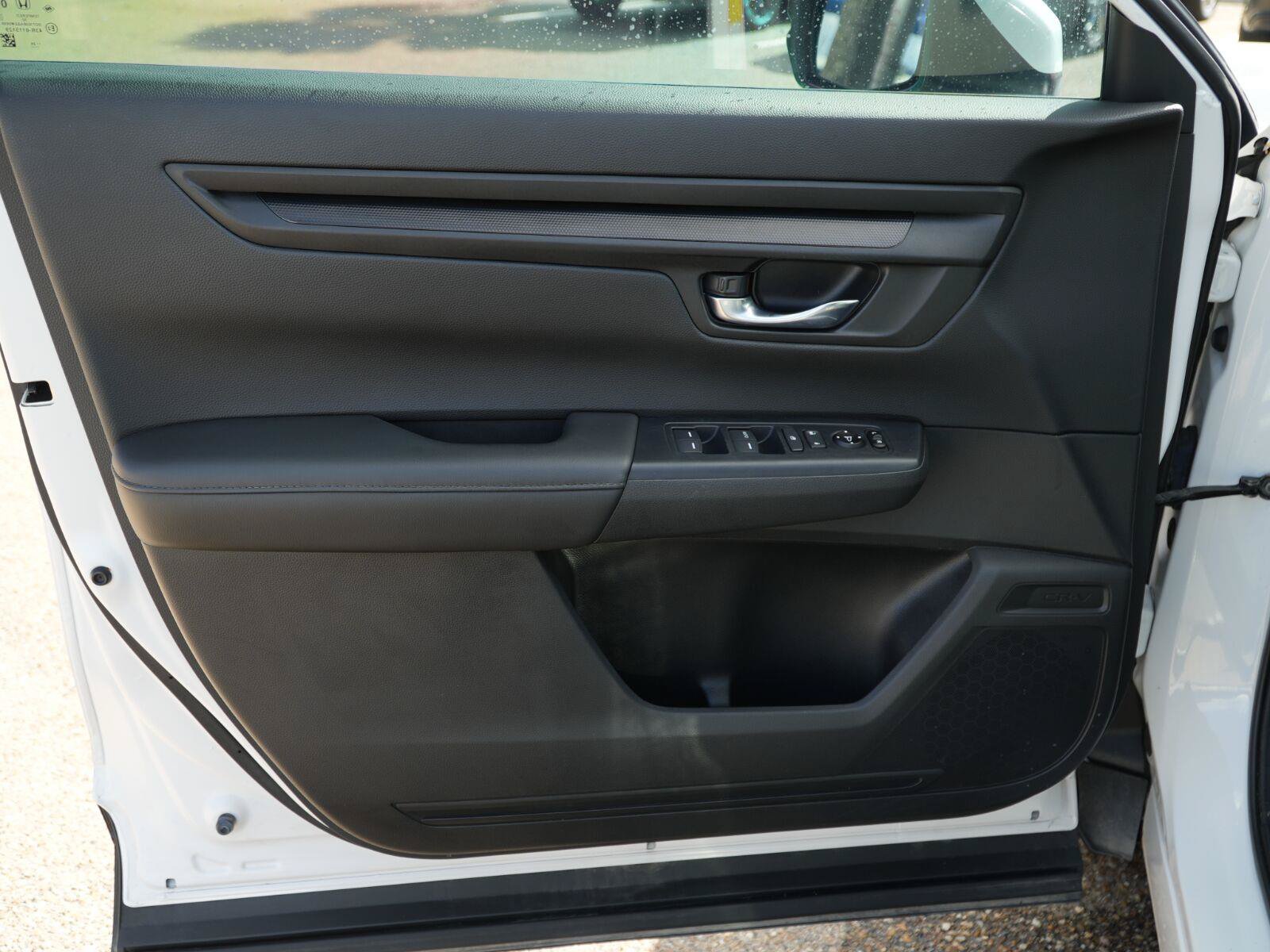 Used 2025 Honda CR-V LX image 5