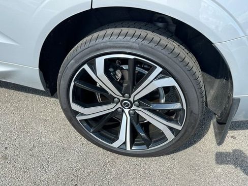 Used 2022 Volvo XC60 T8 R-Design w/ Advanced Package image 8