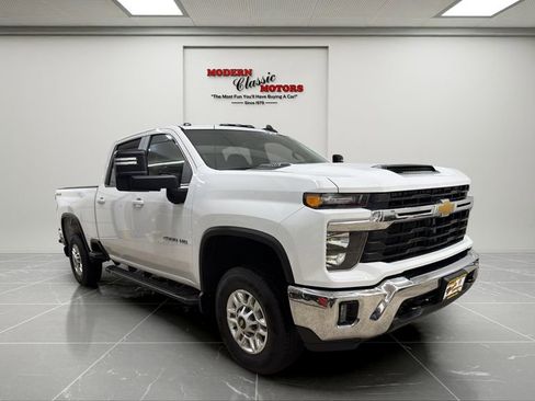 Used 2024 Chevrolet Silverado 2500 LT w/ Convenience Package AWD/4WD image 1