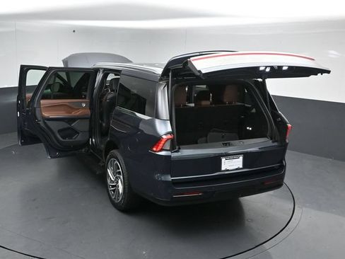 Certified 2025 Lincoln Navigator Reserve AWD/4WD image 59