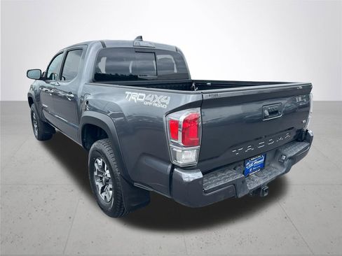 Used 2021 Toyota Tacoma TRD Off-Road w/ Technology Package AWD/4WD image 9