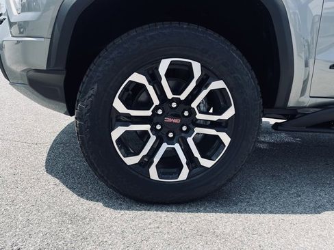 New 2025 GMC Canyon AT4 w/ Nightfall Edition image 34