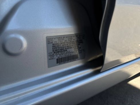 Used 2025 Nissan Versa SV FWD image 28