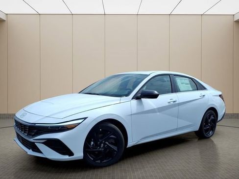 New 2026 Hyundai Elantra SEL Sport FWD image 2