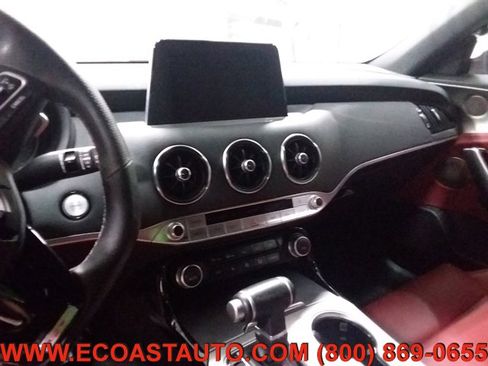 Used 2020 Kia Stinger GT1 image 12