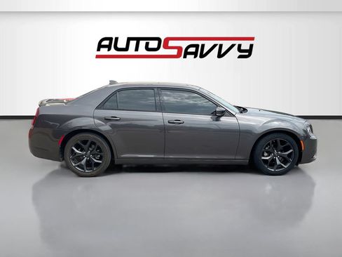 Used 2023 Chrysler 300 S RWD image 8