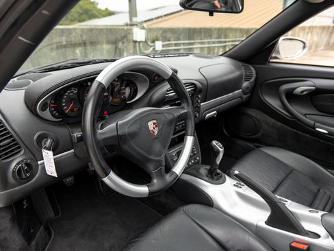 Used 2003 Porsche 911 Targa RWD image 4