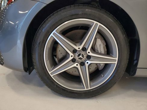 Used 2019 Mercedes-Benz E 300 4MATIC image 8