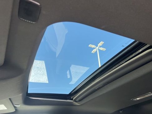 Used 2025 Chevrolet Silverado 1500 ZR2 w/ Technology Package image 35