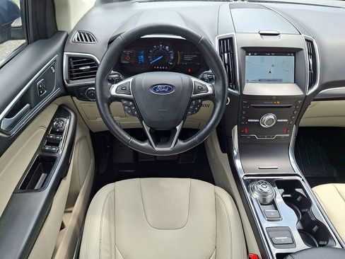 Used 2019 Ford Edge Titanium w/ Cold Weather Package AWD/4WD image 2