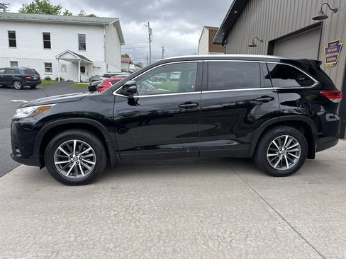 Used 2018 Toyota Highlander XLE AWD/4WD image 7