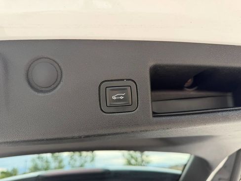 Used 2018 Chevrolet Equinox LT AWD/4WD image 27