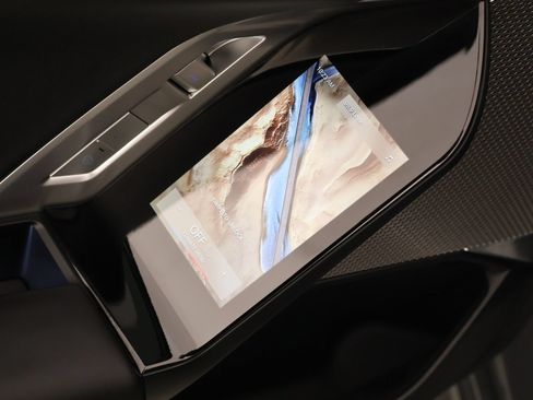 Used 2023 BMW 740i RWD image 19