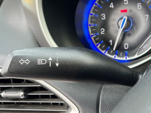 Used 2023 Chrysler Pacifica Touring-L image 33