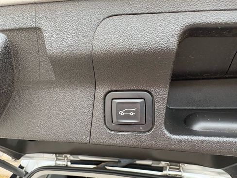 Used 2018 GMC Acadia SLE image 15