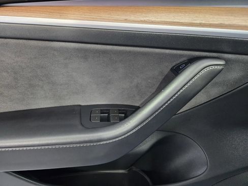 Used 2023 Tesla Model 3 Standard Range RWD image 12