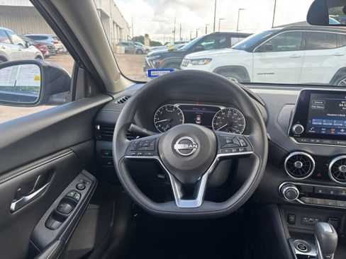 Used 2025 Nissan Sentra SV FWD image 32