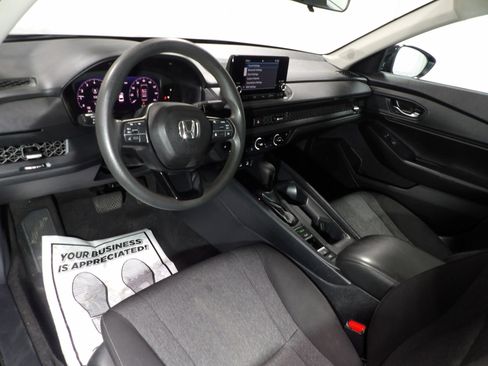 Used 2023 Honda Accord EX image 9