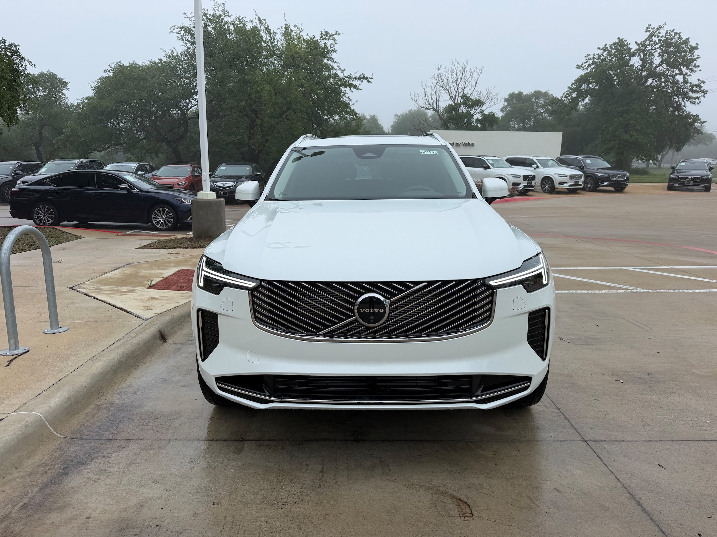 New 2026 Volvo XC90 T8 Plus w/ Protection Package Premier AWD/4WD image 6