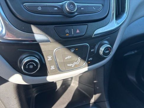 Used 2023 Chevrolet Equinox LT FWD image 23