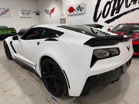 Used 2016 Chevrolet Corvette Z06 w/ 2LZ Preferred Equipment Group RWD image 3